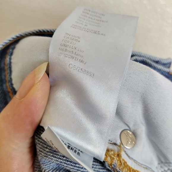 Free people we the free high rise mom fit paint splats button fly sz 29 - Picture 10 of 10